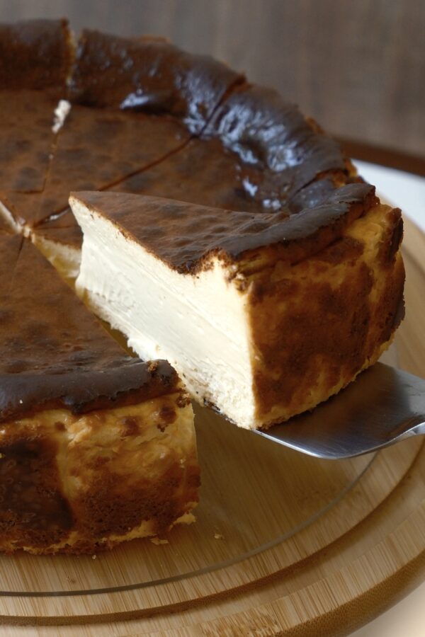 Burnt Cheesecake (8")