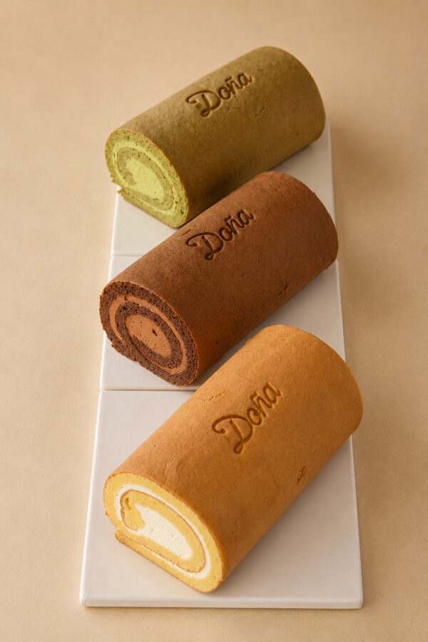 Vanilla Cake Roll (Whole Cake)